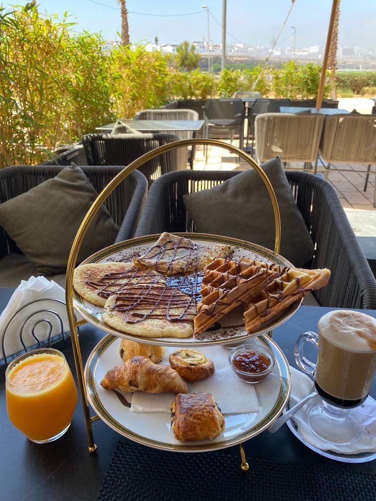 Découvrez une explosion de saveurs au restaurant The Frame à la Marina de Salé :  Un petit-déjeuner pour tous les goûts
